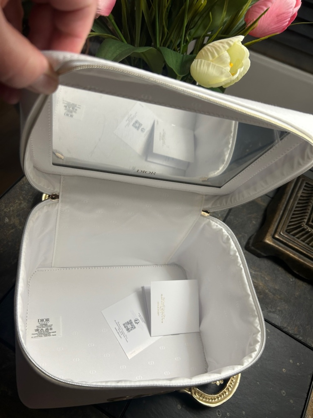 DIOR Cream Vanity Case with Gold Emblem - NEW - Picture 8 of 9